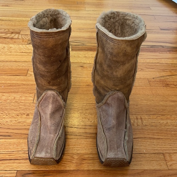 Vintage Fendi Shearling Boots Circa 2005 Size 41 - Picture 2 of 14